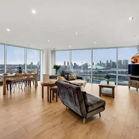 Deluxe Two Bed Apartment With River & City View London Exterior photo
