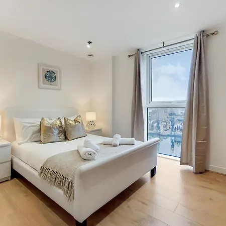 Deluxe Two Bed Apartment With River & City View London Exterior photo