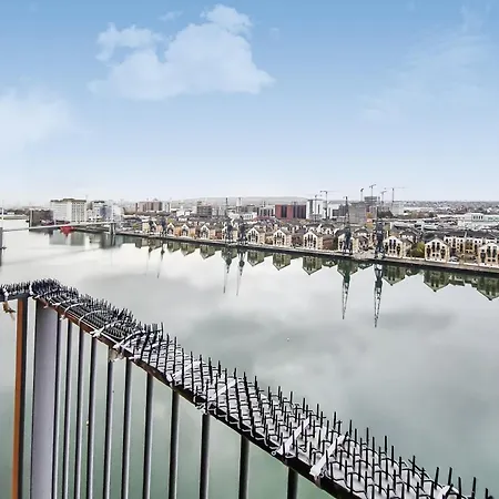 Deluxe Two Bed Apartment With River & City View London Exterior photo