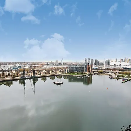 Deluxe Two Bed Apartment With River & City View London Exterior photo
