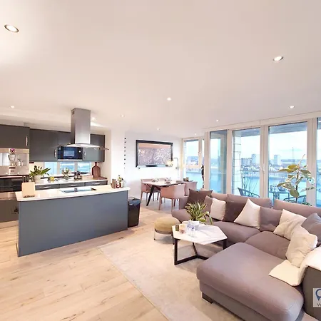 Deluxe Two Bed Apartment With River & City View London Exterior photo