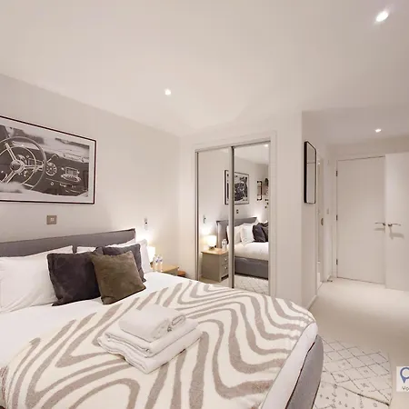 Deluxe Two Bed Apartment With River & City View London Exterior photo