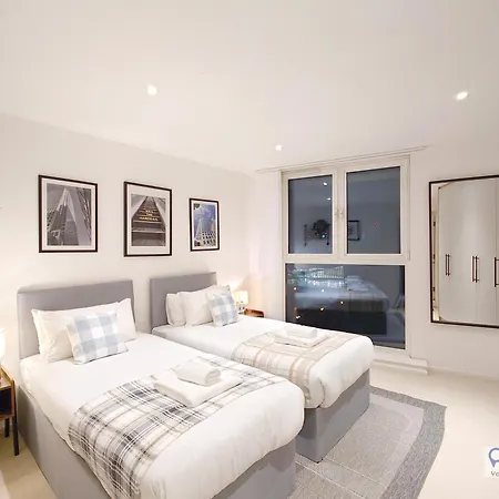 Deluxe Two Bed Apartment With River & City View London Exterior photo